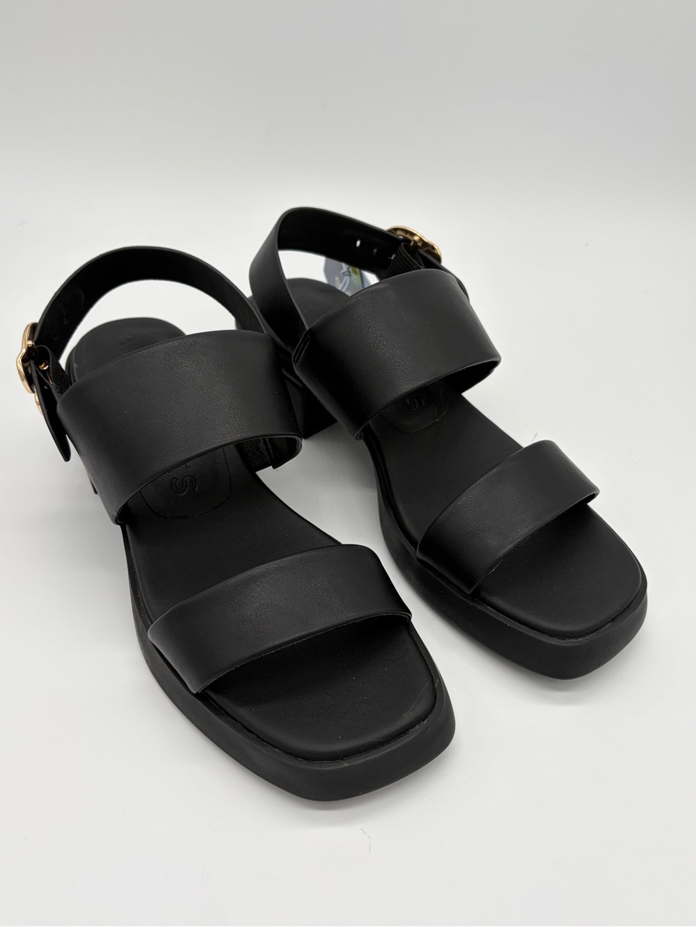 NIB Aerosoles Dove Black Faux Leather Low Block Heel Sandals - Size 8M